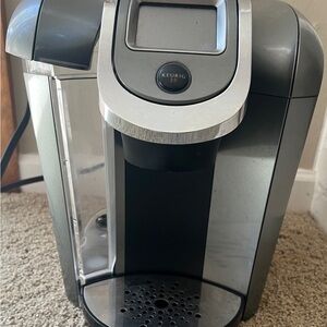 Keurig 2.0 Coffee Brewer in Dark Gray